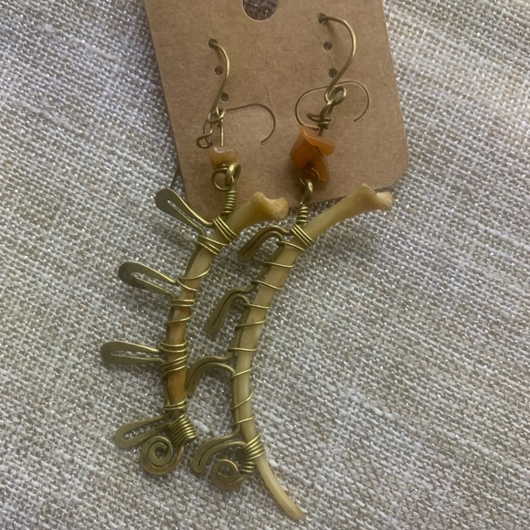 Brass wrapped bone earrings - Picture 6 of 6
